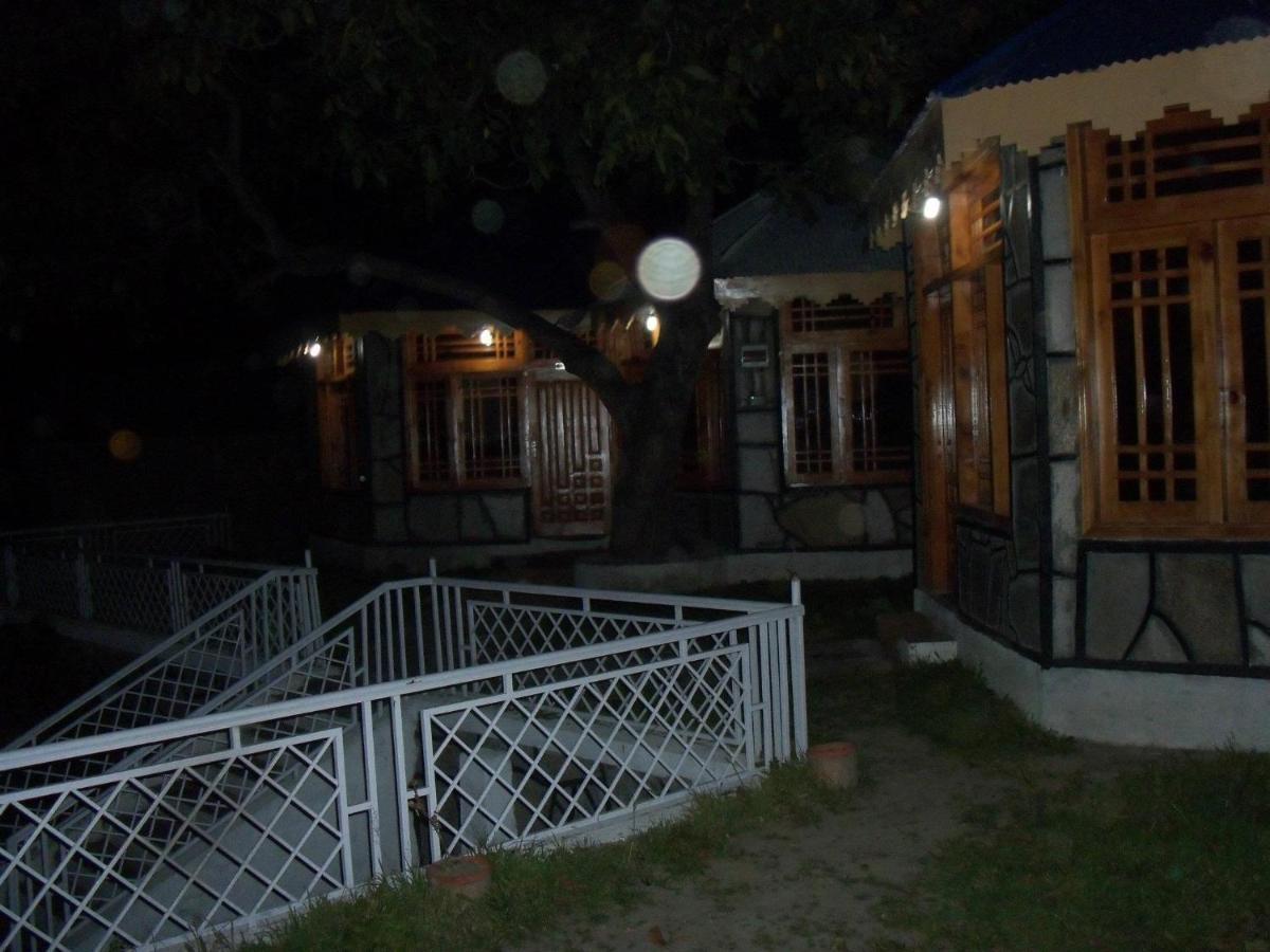 Manila Huts Hotel Naran Kültér fotó