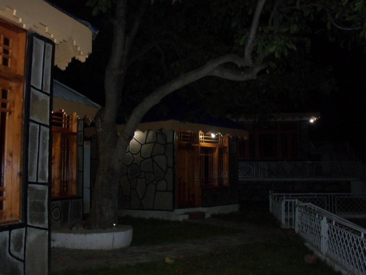 Manila Huts Hotel Naran Kültér fotó
